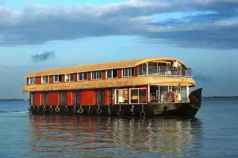 7 Bedroom houseboat
